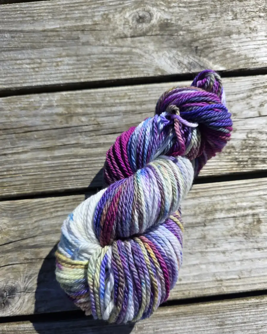 Hand-Dyed Yarn: 100% Merino, aran - 6