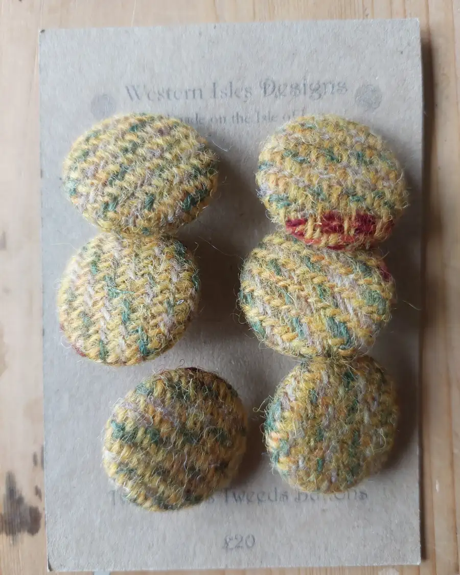 Two Sisters tweed buttons - 4 4