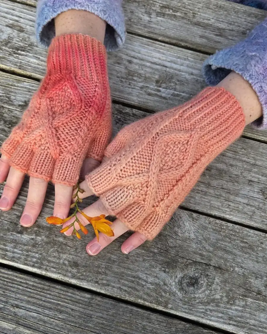 Hand dyed fingerless gloves XS