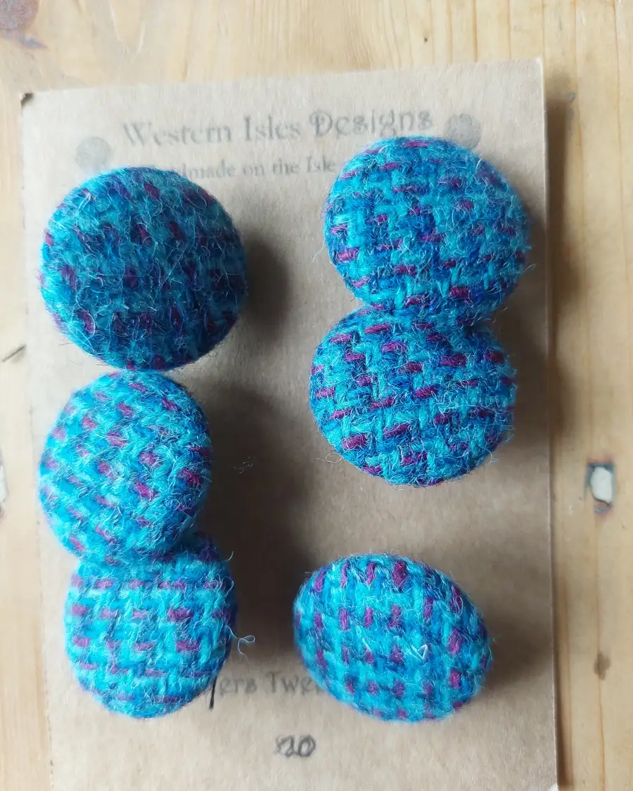 Two Sisters tweed buttons - 2 4