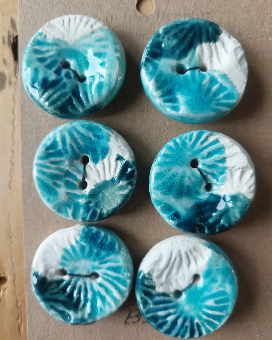 Ceramic buttons x6