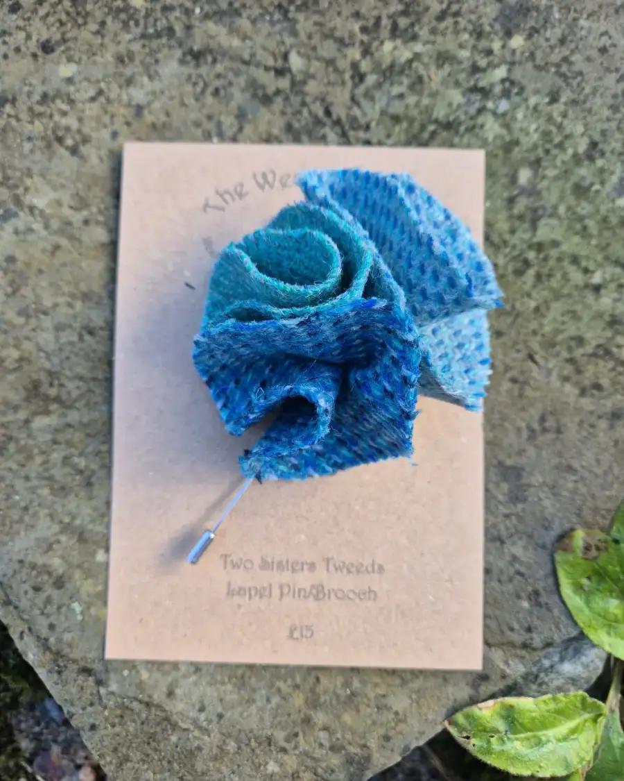 Tweed lapel pin brooch