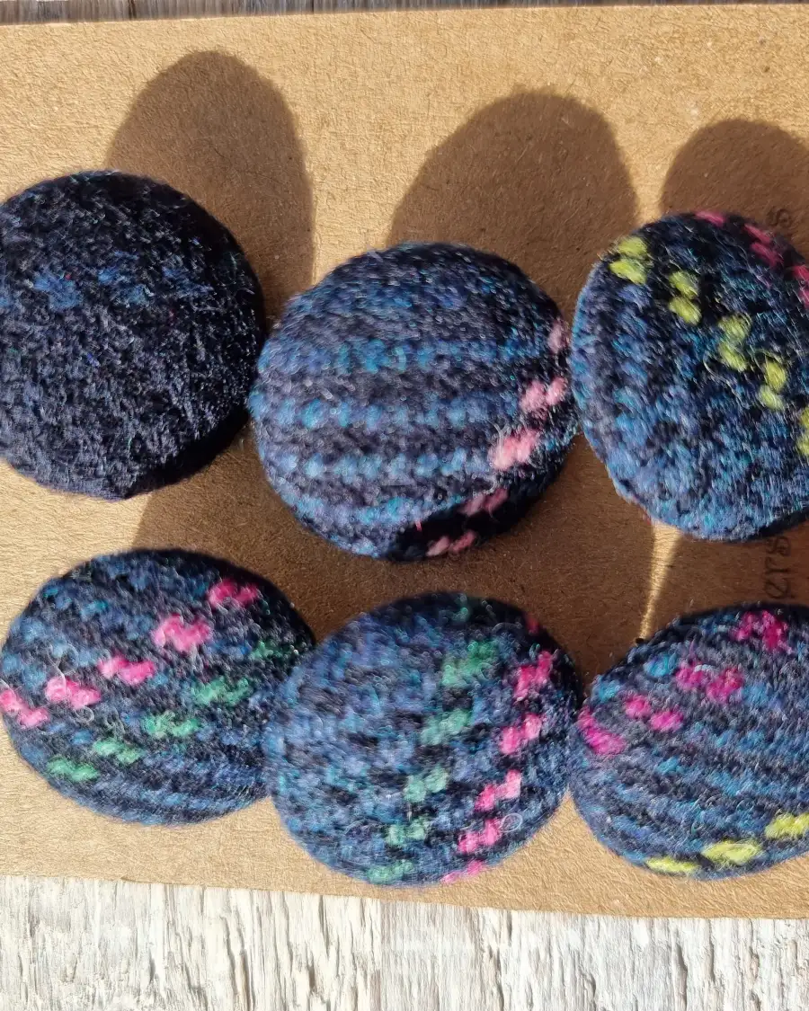 Three Sisters Tweed Buttons - 4 4