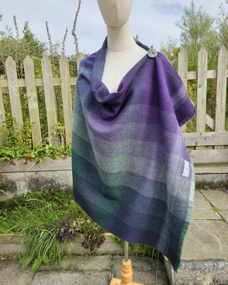 Three Sisters Tweed Shawl - 3 2