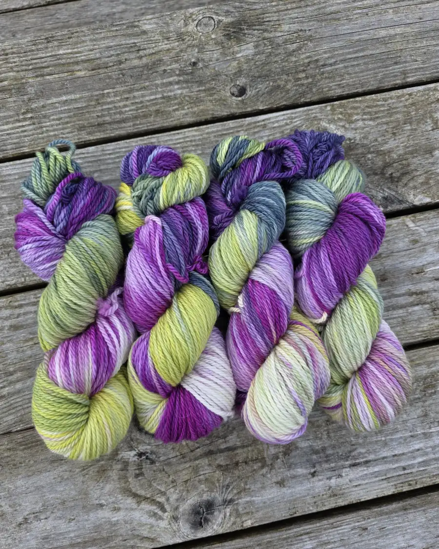Thistle yarn: aran x 4