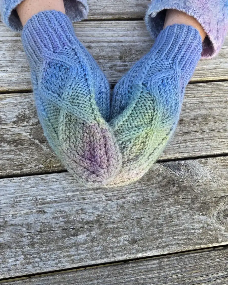 Hand dyed mittens - S