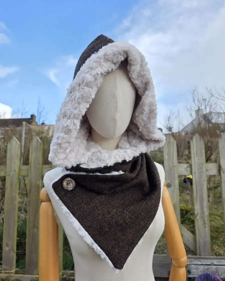 Two Sisters Tweed Hooded scarf