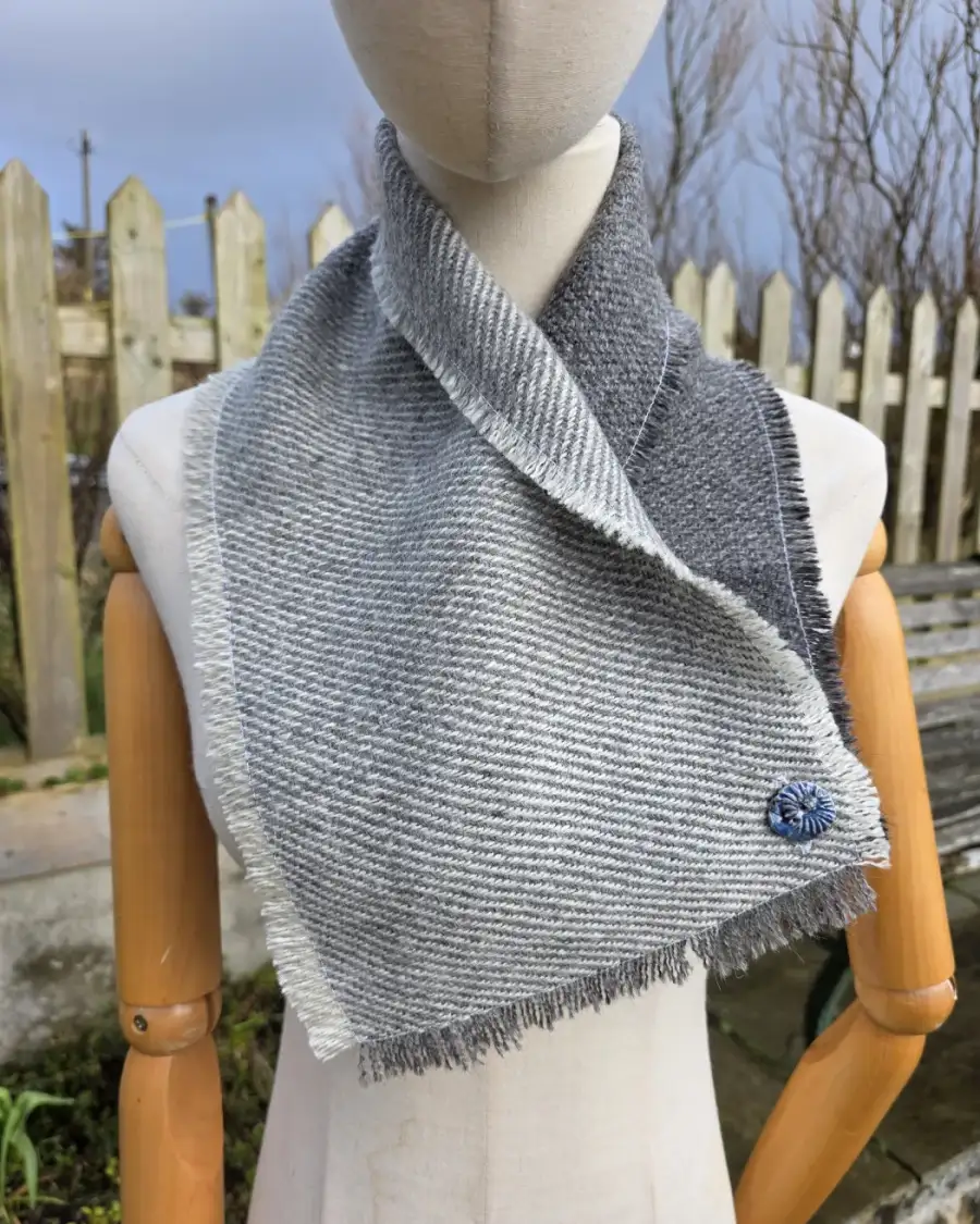 Two Sisters Tweed Neckwarmer gotland