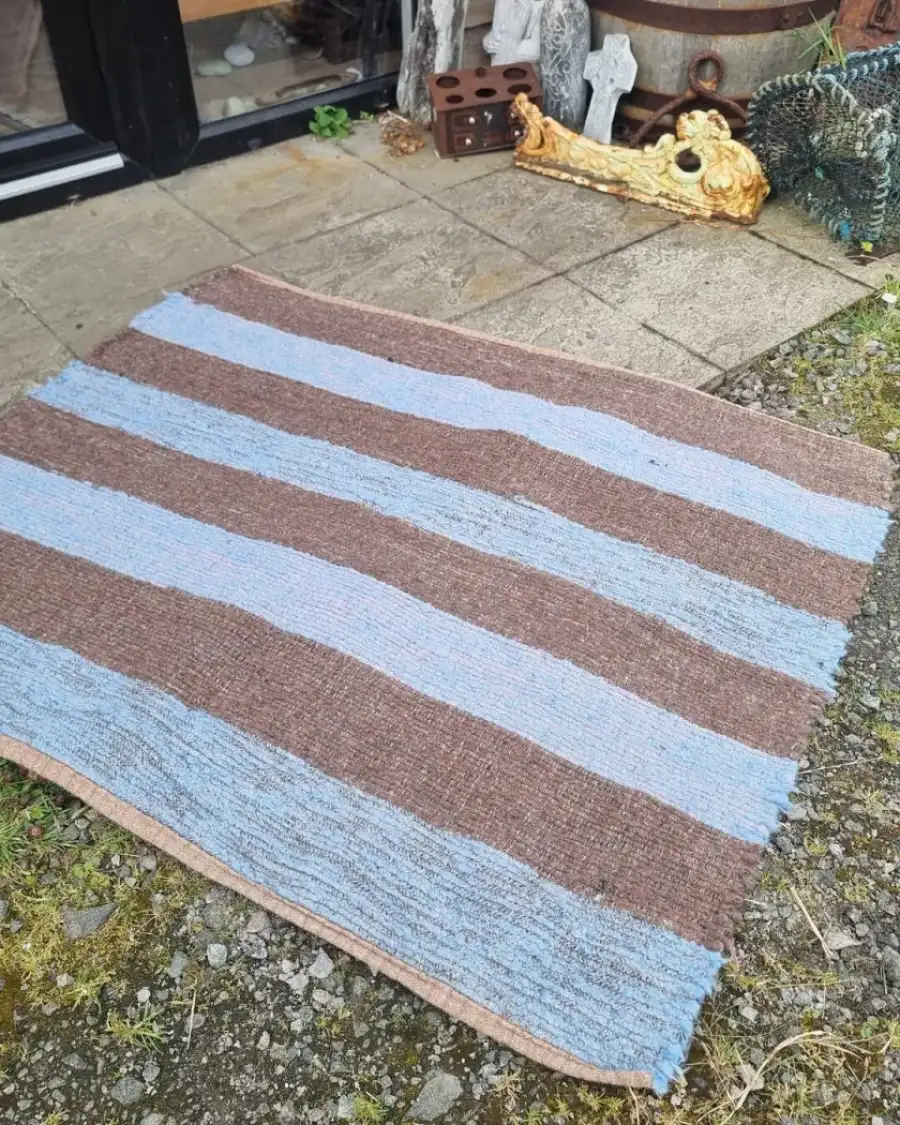 Handwoven pure wool rug