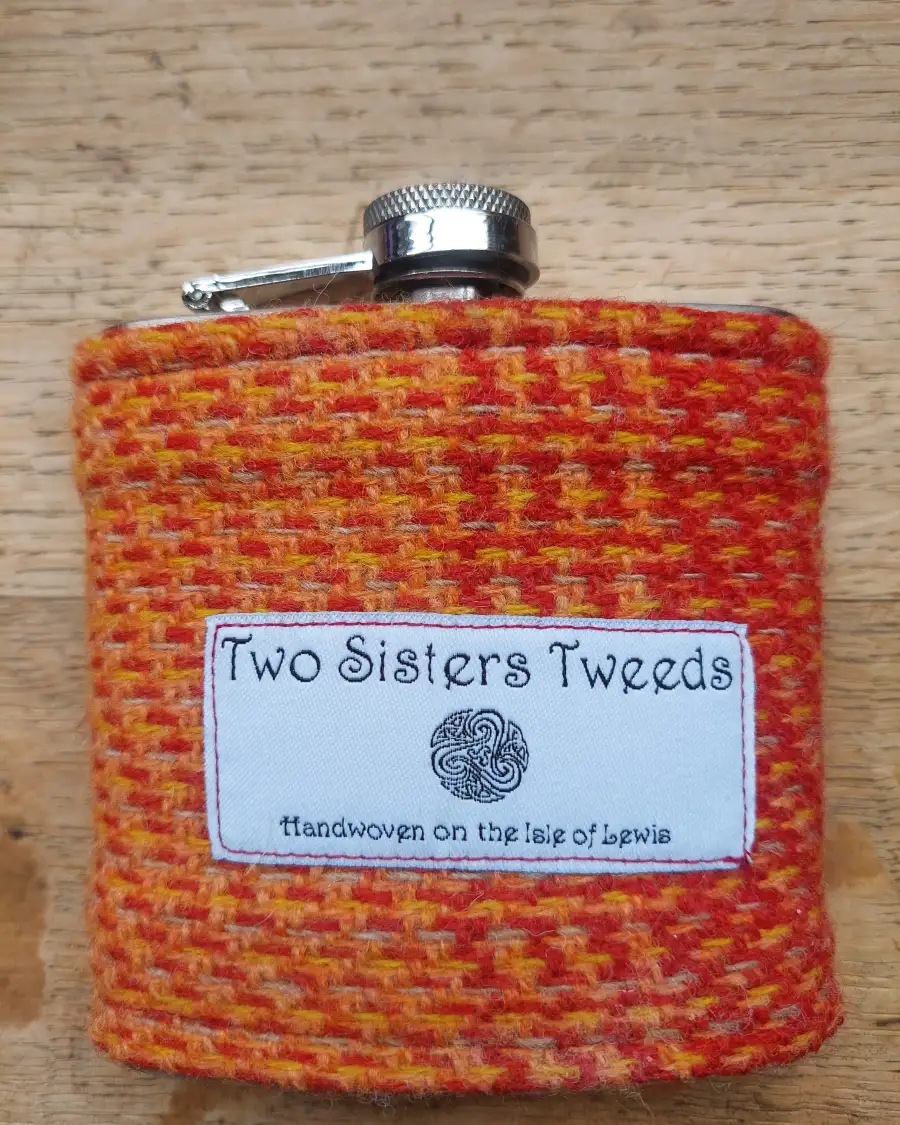 Hipflask with Two Sisters Tweed cover