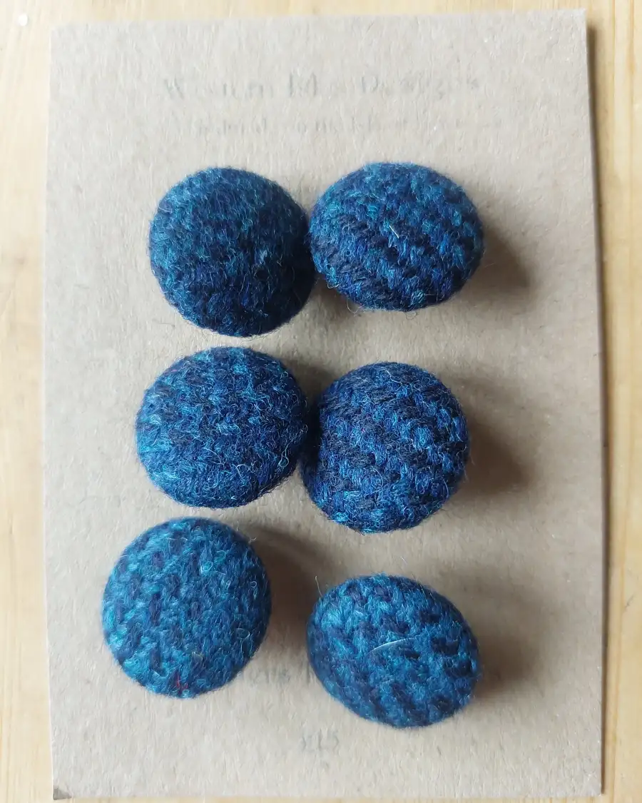 Two Sisters Tweed buttons - 4 3