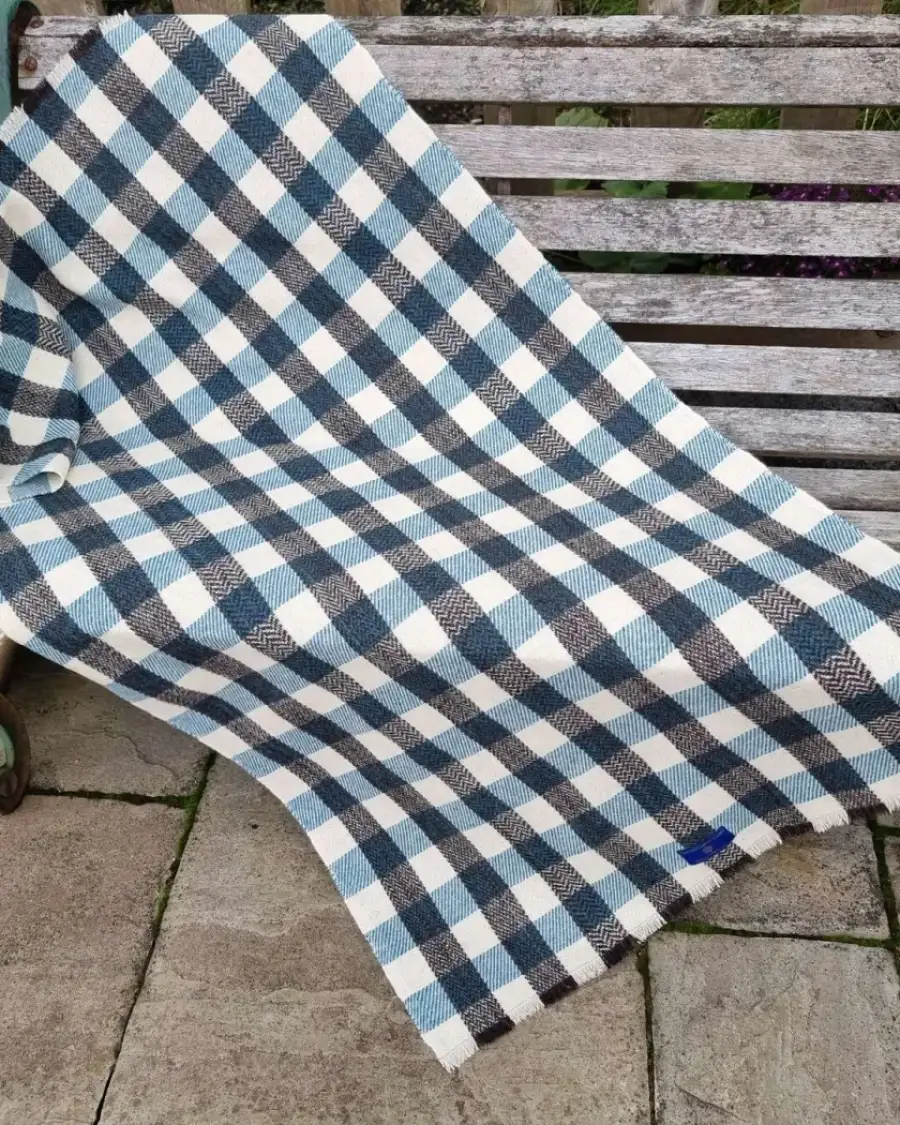 Gotland x Hebridean and Merino tweed throw