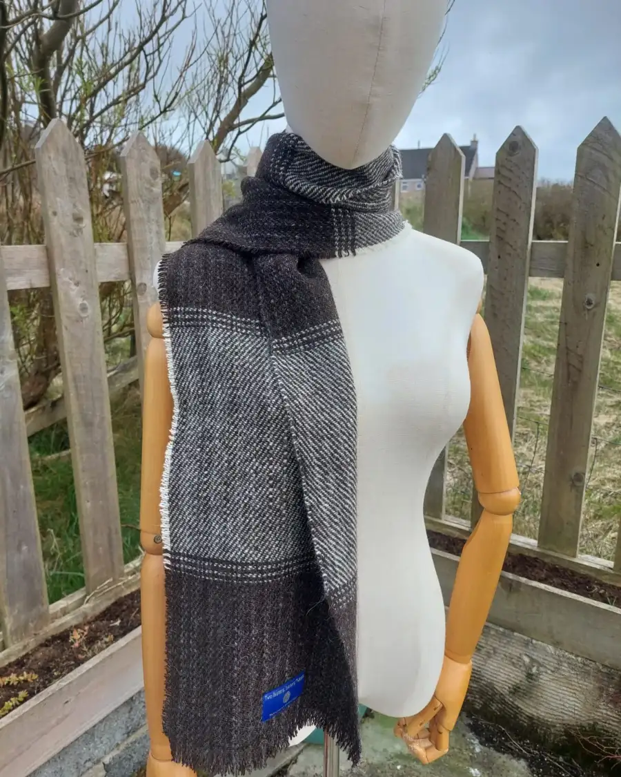 Gotland Tweed Scarf - 3