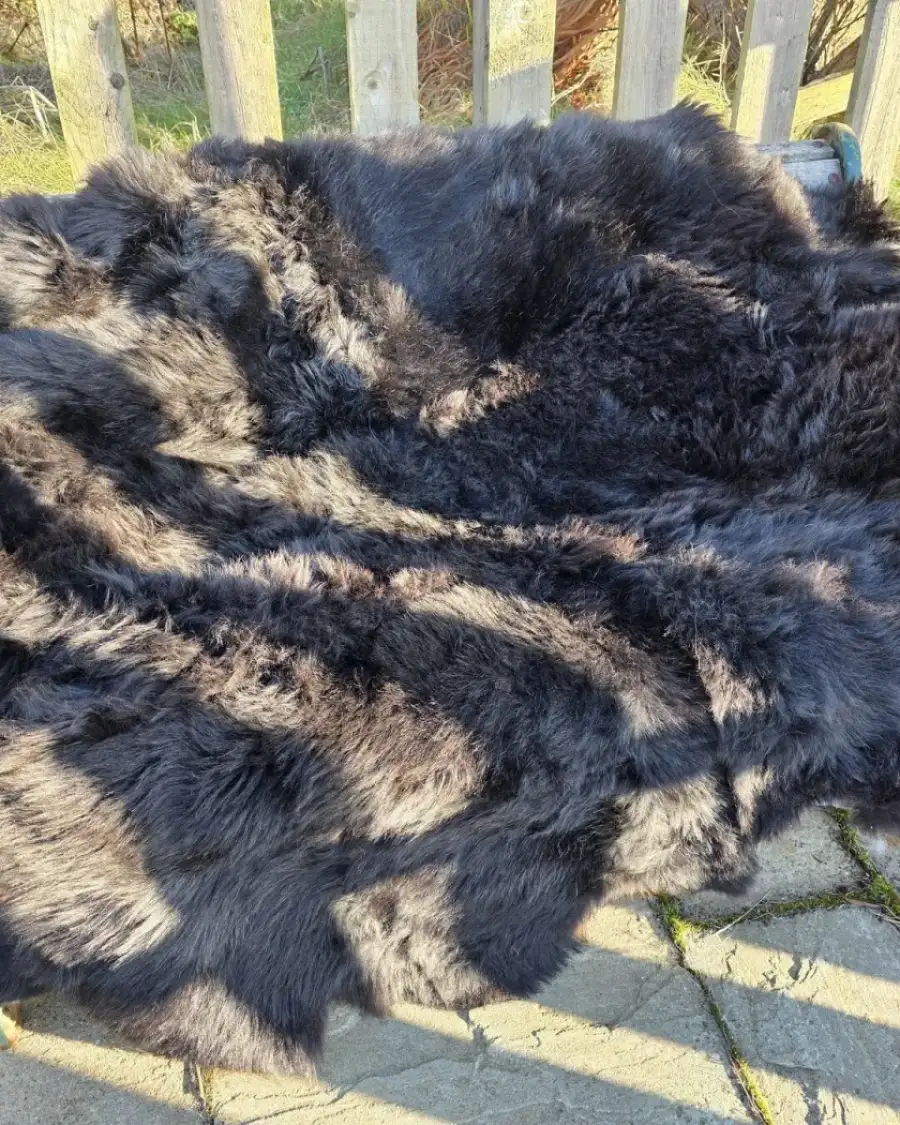 Sexto Sheepskin - 6 pelt rug! Hebridean