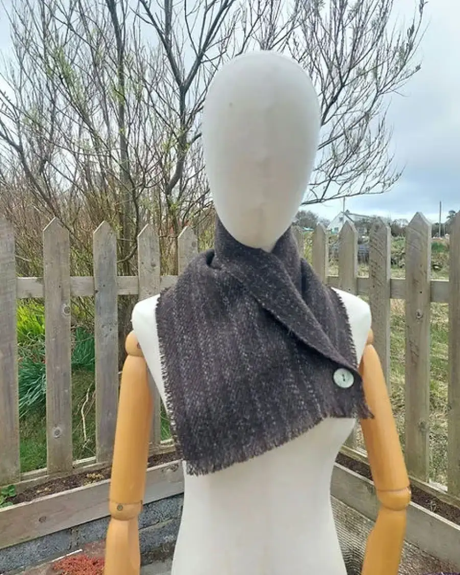 Two Sisters Tweed Neckwarmer gotland