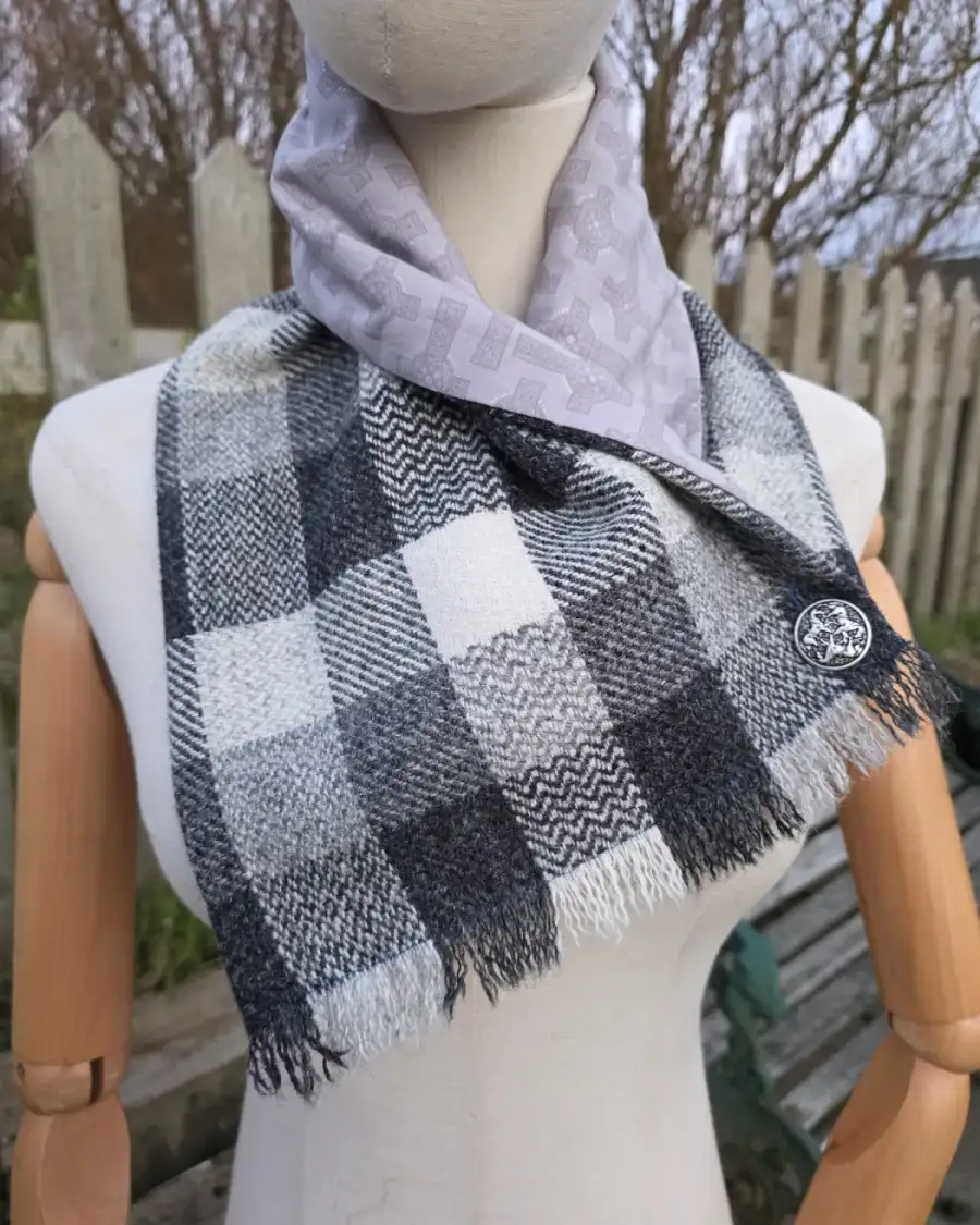 Two Sisters Tweed neck warmer