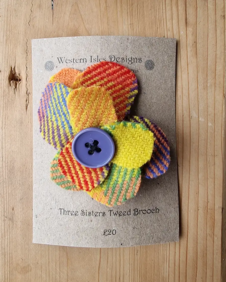 Amor Tweed brooch