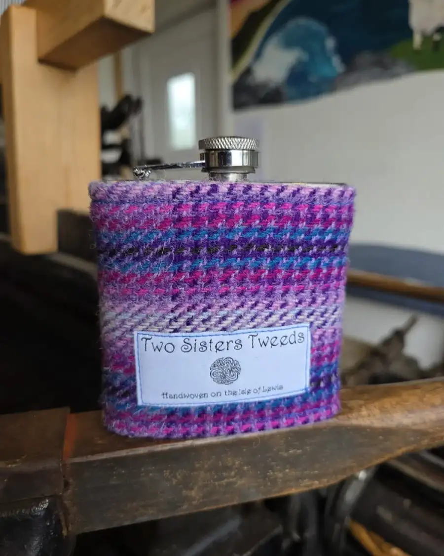 Hipflask with Two Sisters Tweed cover