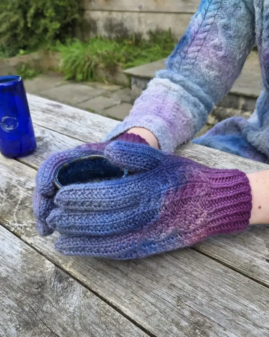 Hand dyed gloves - XS
