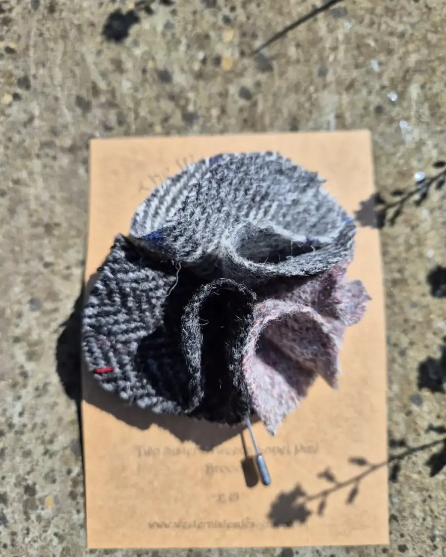 Tweed lapel pin brooch